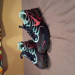 Nike Torch 4 tennis shoes